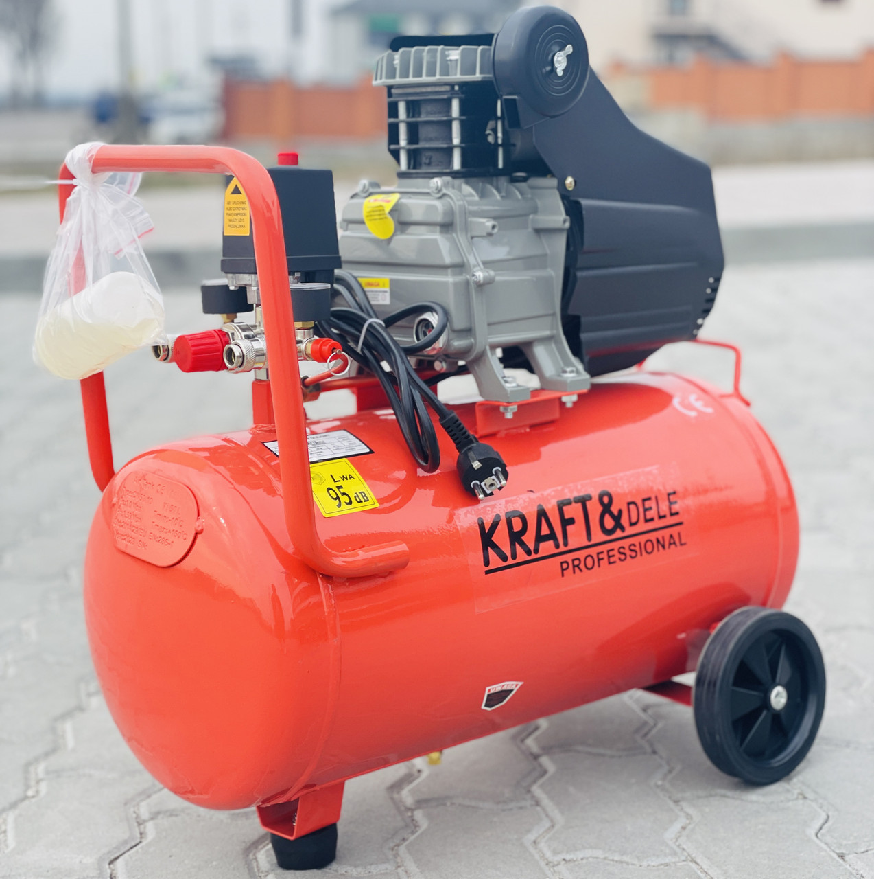 Компресор масляний 50 л. 2.8 кВт Kraft&Dele KD401 250 л/хв Польща