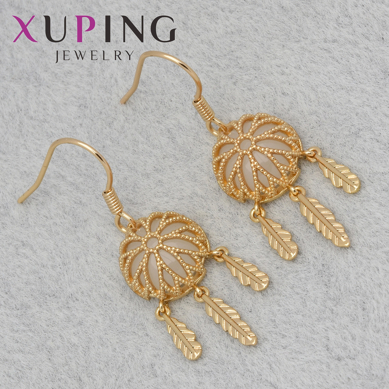 Серьги женские серебристого цвета Xuping Jewelry застёжка петля ловец снов с пёрышками размер 40х10 мм
