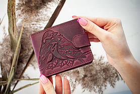 Жіночий шкіряний гаманець бордовий з тисненням Пташки