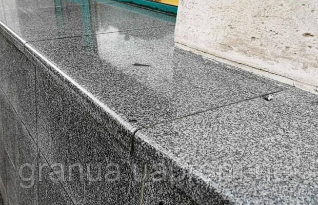 Парапети, кришки та накривки з світлого покостівського граниту 100 х 30 х 3 см
