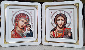 Ікони Вінчальні Спаситель та Богородиця в білому деревянному фігурному кіоті під склом,розмір 24*21,сюжет15*18