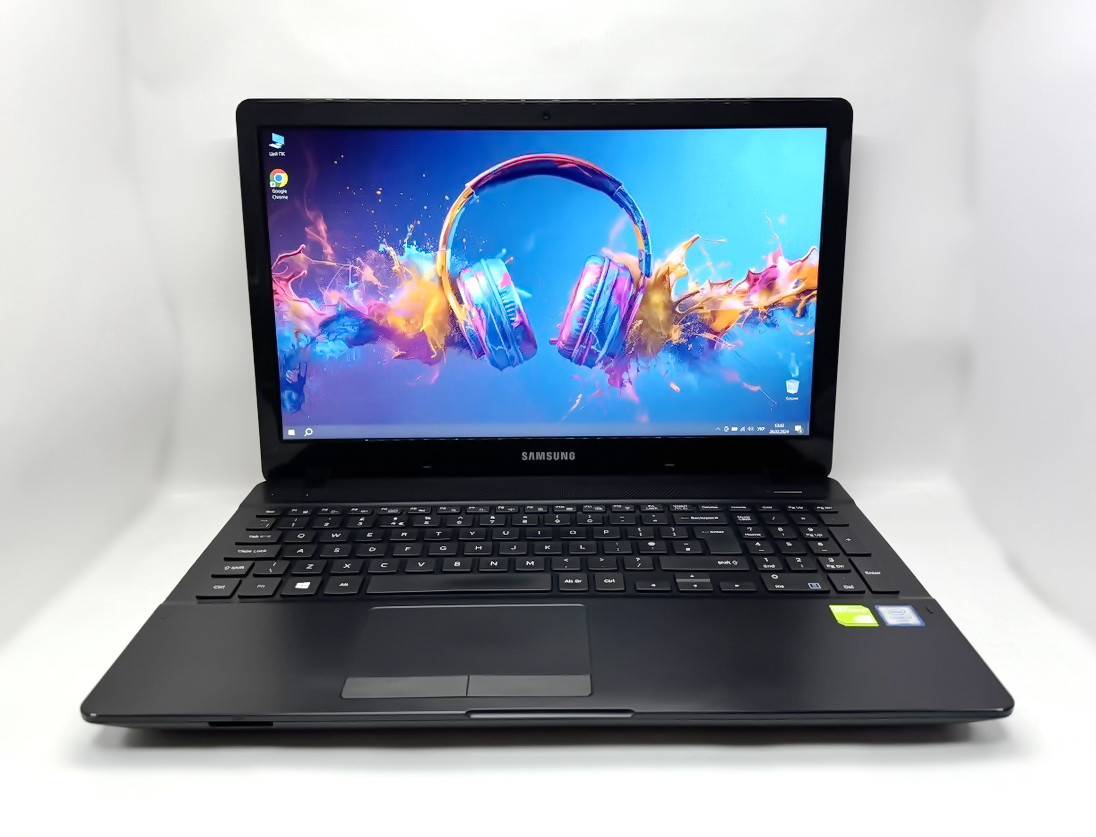 Ноутбук Samsung NP370E5L 15.6" Intel Core i7-6700HQ 3.5 GHz 8 GB RAM 256 GB SSD Black Б/В