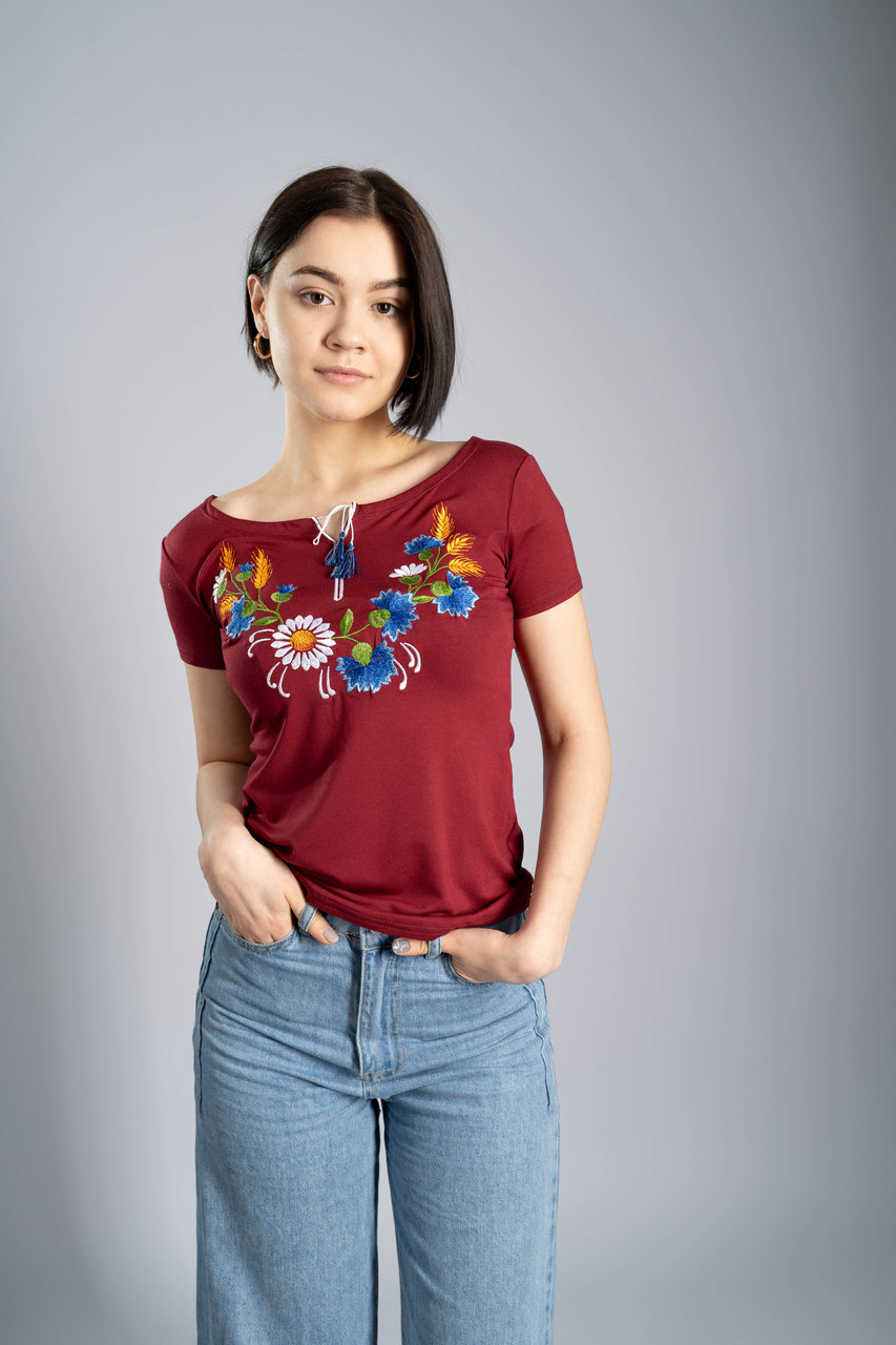 Бордовая женская футболка с цветочной вышивкой "Веночек" - фото 2 - id-p1950910589
