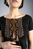 Жіноча чорна вишита футболка в українському стилі «Гуцулка (коричнева вишивка)», фото 6