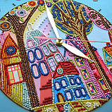 Набір для створення годинника з вишитою основою "Червоне місто", фото 2