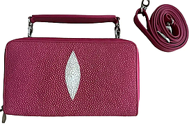 Жіноча сумочка клатч зі шкіри ската рожева фуксія 2 блискавки Ekzotic leather sb01