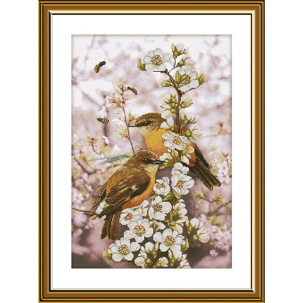 Набір для вишивання нитками на канві із фоновим зображенням 'У майському саду", фото 1