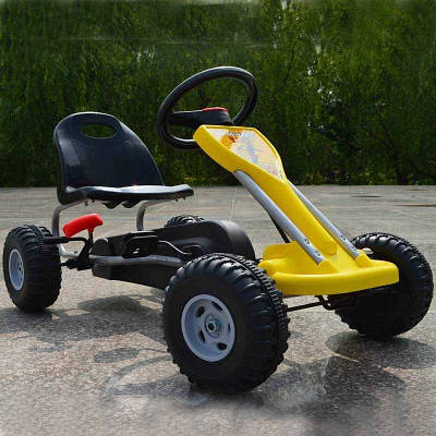 Дитячий картинг на надувних колесах із педальним приводом для спортивного розвитку дітей від 2 - 7 років Жовтий