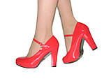 Святкові туфлі на стійких підборах червоні з ремінцем 36, фото 3
