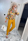 Зручний брючний костюм жіночий гірчиця в квіти осінній костюм із блузою прогулянковий костюм двійка батальний, фото 7