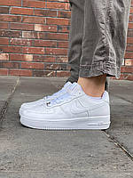 Белые женские кроссовки Nike Air Force 1 Low White. Стильные кроссы женские Найк Аир Форс.