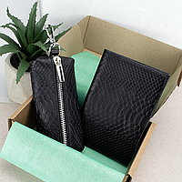 Подарунковий жіночий набір №87: обкладинка на паспорт + ключниця (чорний пітон)
