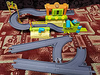 Ремонтная станция чаггинтон паровозики chuggington die-cast tomy