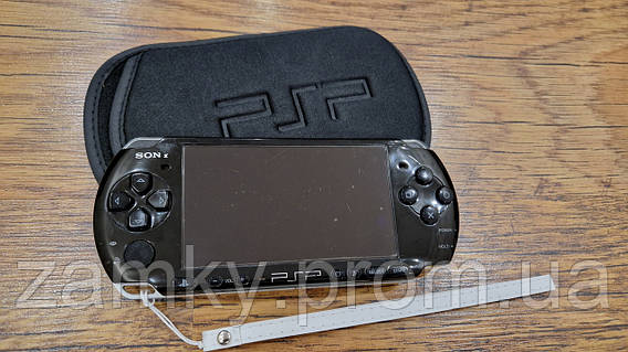 PSP3000カセット付き PSP3000カセット付き PSP3000とカセット13本とケース