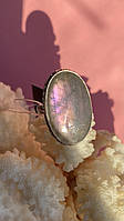 Кільце каблучка з натуральним каменем пурпурний лабрадор. Перстень овал в сріблі. 17,75 розмір. Індія