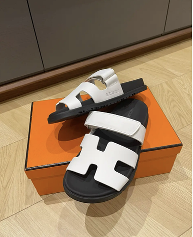 Жіночі білі шкіряні шльопанці Hermes Chypre ермес Гермес шкіра на плоскій підошві повсякденні шльопанці, фото 1