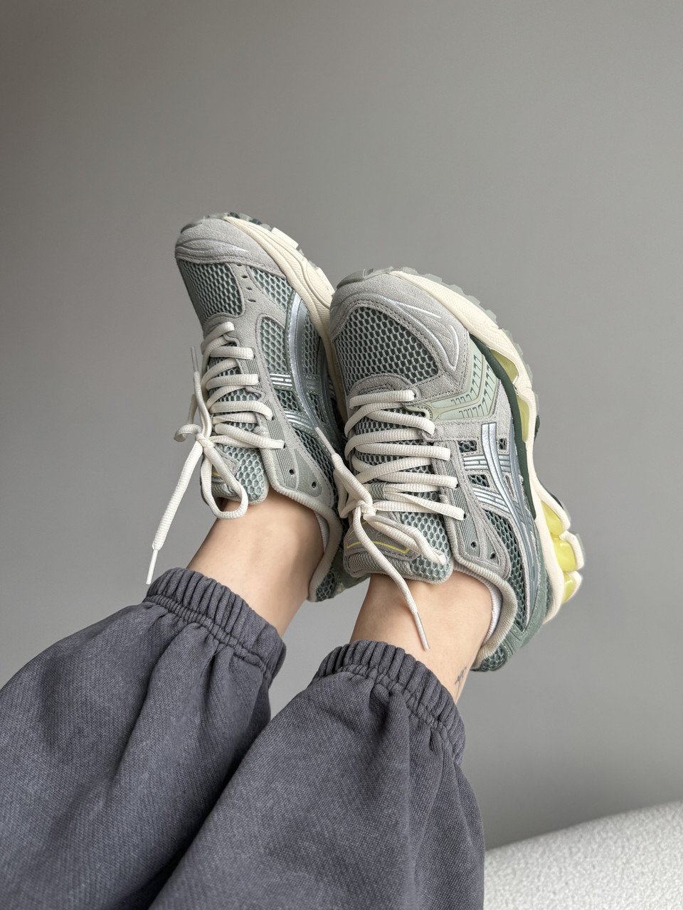 Кросівки жіночі сірі Asics Gel-Kayano 14 Grey Mint Green (15820)