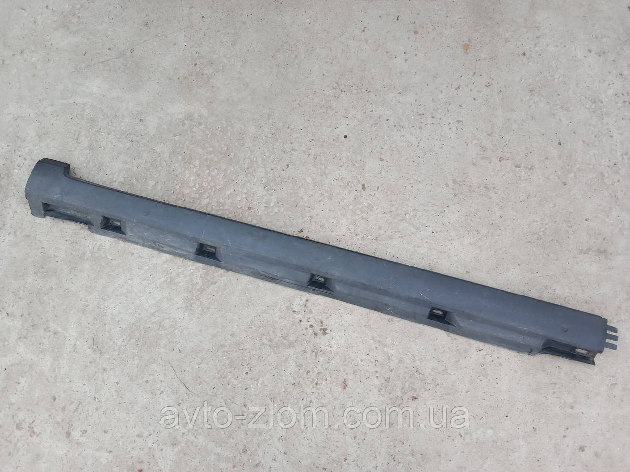Накладка порога Volkswagen Passat B6 Пасат Б6. Ліва. 3C0853855B.