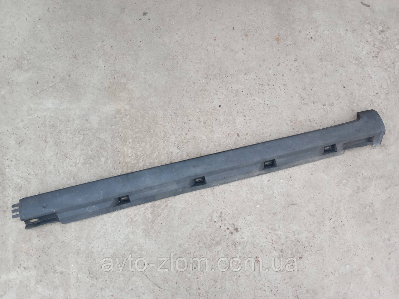 Накладка порога Volkswagen Passat B6. Пасат Б6. Права. 3C0853856B.