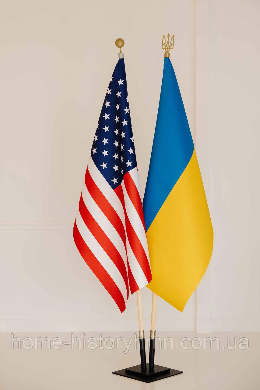 Набір для двох прапорів України та США, атлас, тримач квадрат, держак 2 м, навершя Тризуб Куля