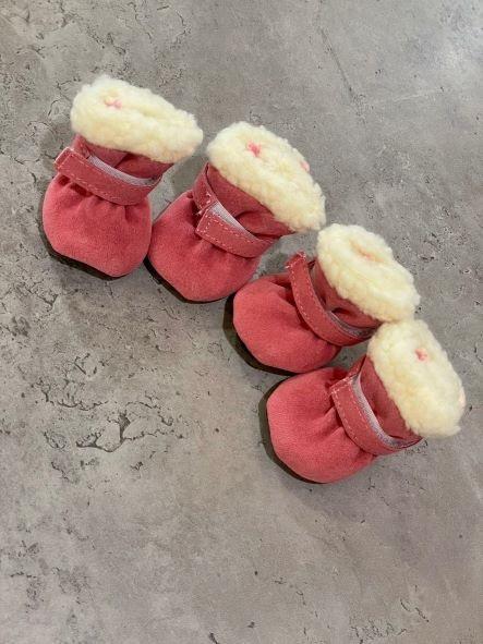 Взуття зимове для собак Multibrand УГГІ замшеві, на неопреновій підошві, з липучкою рожевого кольору