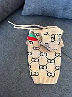 Брендовая вязанная кофта для собак GUCCI с капюшоном на шнурках,зелено-красная полоса на спинке, бежевая