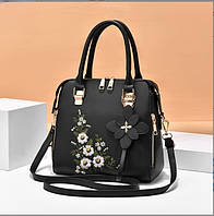 Сучасна жіноча чорна сумка з вишивкою через плече з екошкіри , модна трендова жіноча сумочка для дівчини