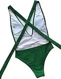 Жіночий зелений закритий купальник з глибоким декольте, фото 3