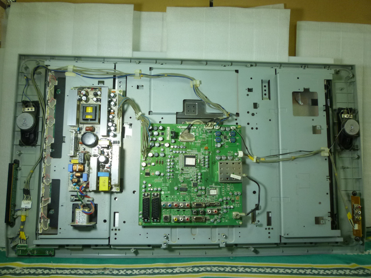 Плати від LCD TV LG 32LC3R-ZJ.AEUHLEG поблочно (неробоча матриця)