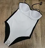 Жіночий закритий чорний купальник з квітковим принтом, фото 6