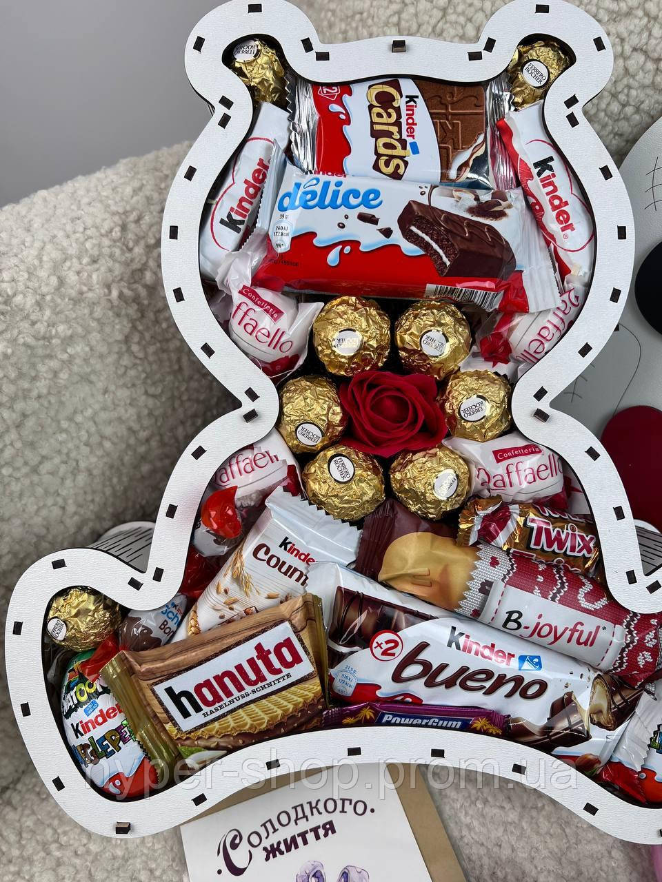 Киндер сюрприз подарочный набор для девушки на день рождения, вкусные подарочные боксы сладостей на подарок - фото 7 - id-p2122525469