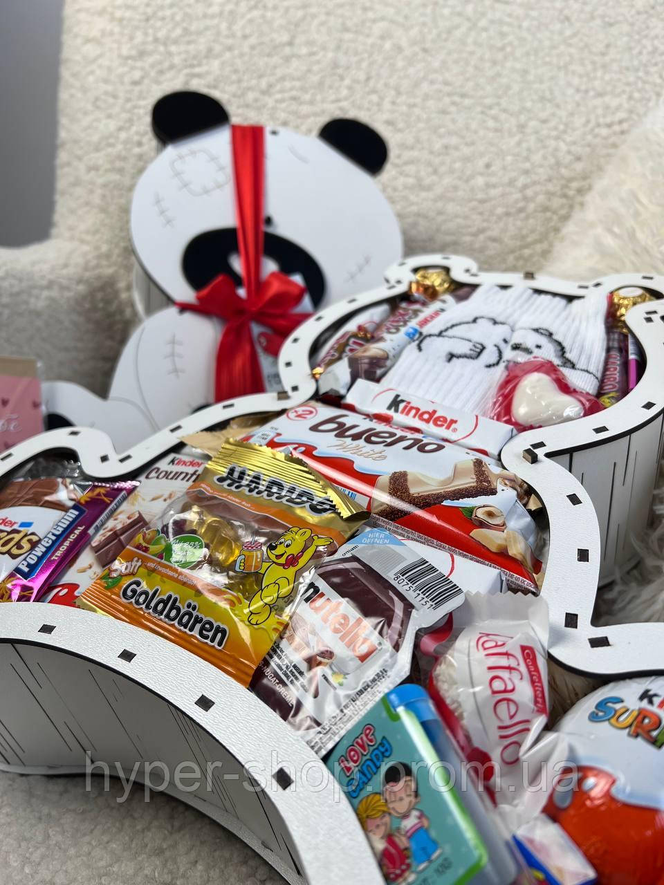 Киндер сюрприз подарочный набор для девушки на день рождения, вкусные подарочные боксы сладостей на подарок Наполнение №2 - фото 2 - id-p2122525470