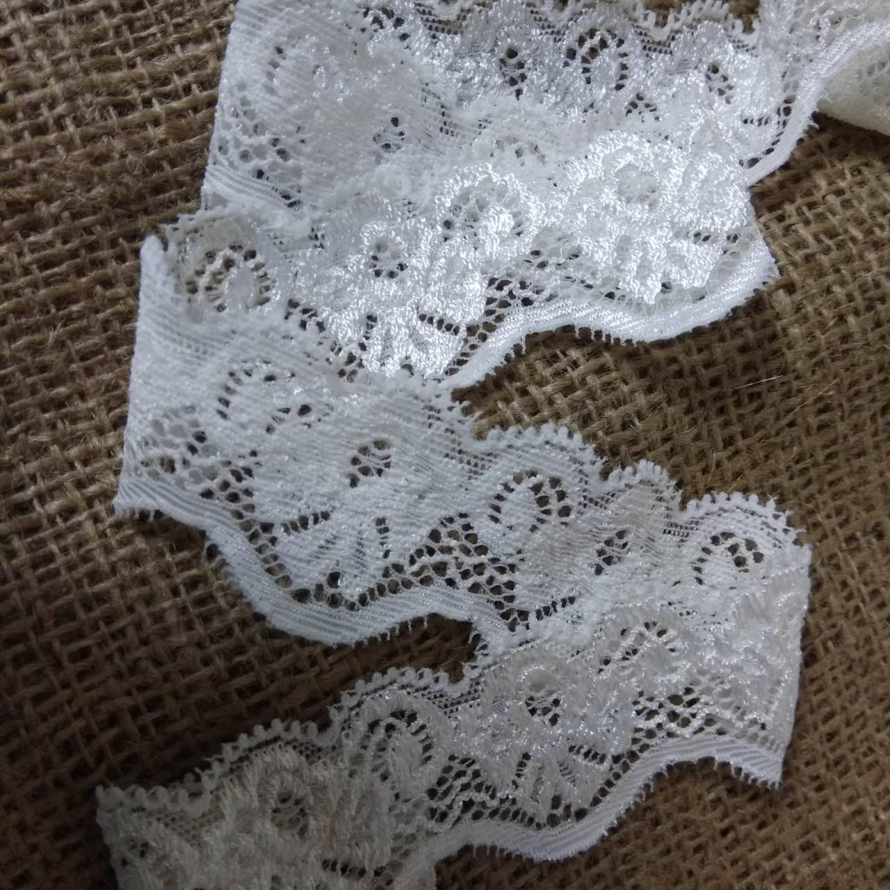 

Кружево эластичное 3.8 см молочное