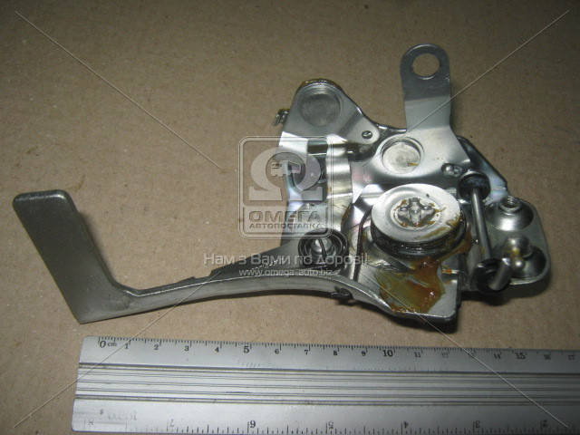 

Замок двери ВАЗ 2121, 21213, 21214 НИВА правый внутренний (пр-во ОАТ-ДААЗ). 21210-610501200