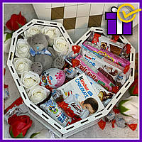 Киндер набор для девушки на 8 марта с плюшевой игрушкой мишки, Подарочный набор с множество сладостей