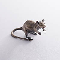 Сувенир мышка - символ в серебре 23084 Оникс 26.4 г