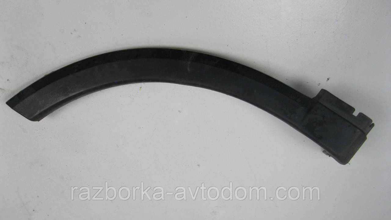 Накладка (молодінг) крила заднього правого Opel Corsa C (2000-2012) OE:13113540
