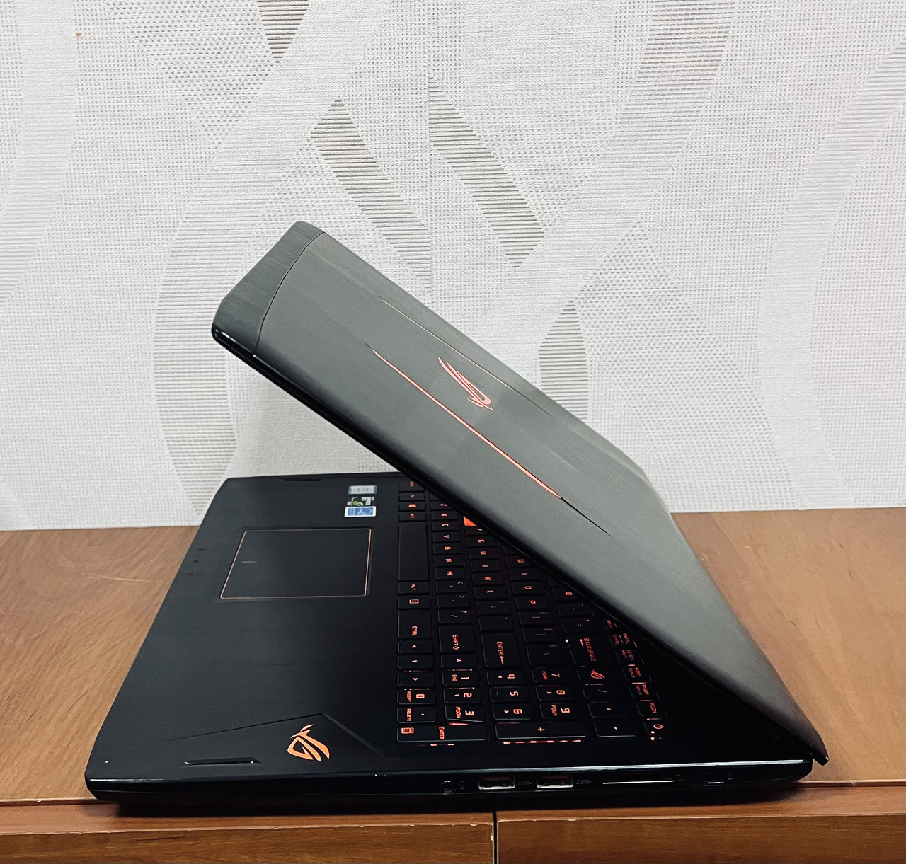 Ігровий ноутбук Asus Rog Strix GL5/Intel Core i7-6700HQ/16GB/128GB SSD+1TB HDD/GeForse GTX 970M 3GB - фото 3 - id-p2104641810