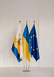 Набір для трьох прапорів Україна Миколаїв ЄС, атлас прапор 90х135 см, тримач, держак 2 м, навершя Тризуб Куля, фото 2