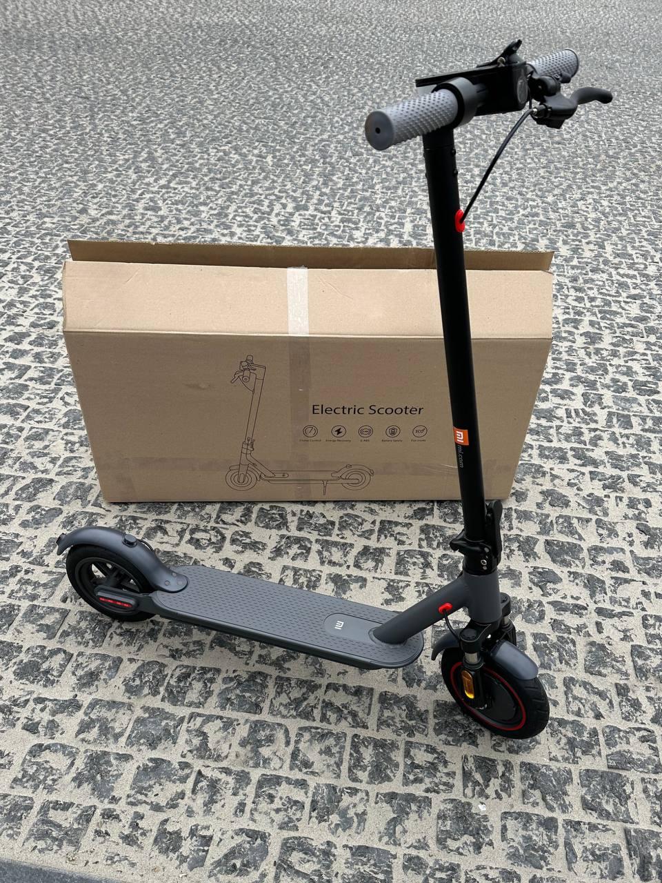 Електросамокат Mi Electric Scooter Pro 4 (8.5") 500W 13Ah 36V (2025) з посиленим амортизатором