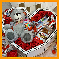 Креативный подарок на 8 марта подарочный бокс Любовь в каждой детали с игрушкой, романтический подарок девушке