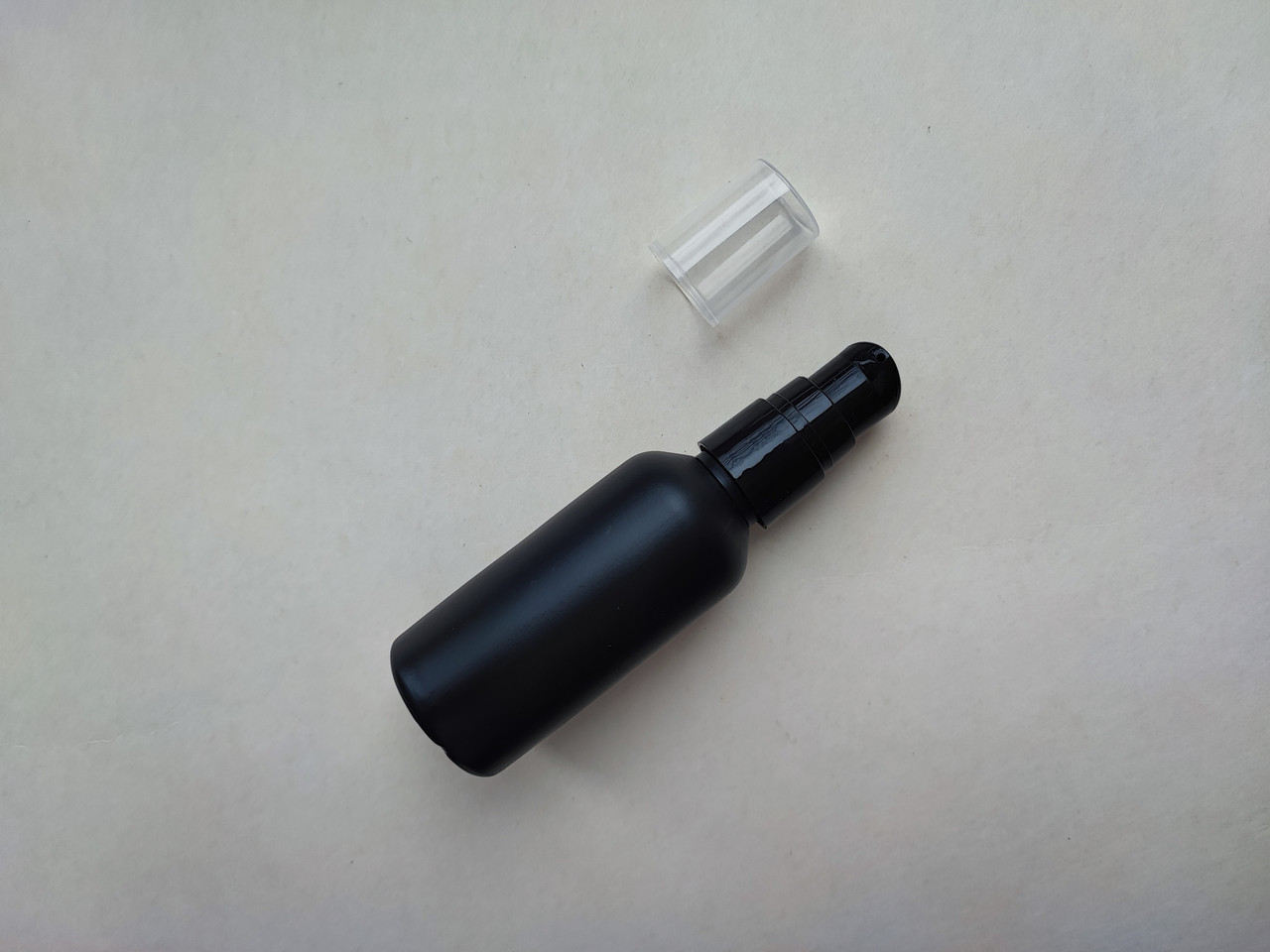 50 мл Поліетилен HDPE круглий флакон чорний з чорним дозатором 18/410 для крема, геля, масла пластиковий, пластмасовий
