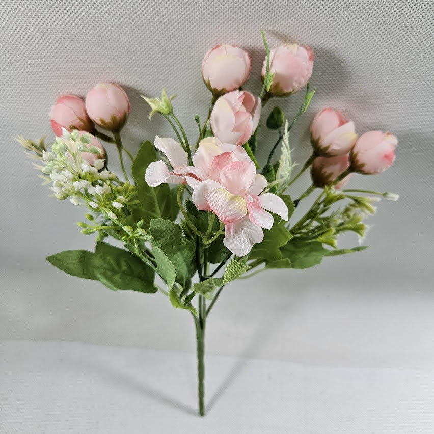 Штучний букет 26см пудрових крокусів + гортензія "мікс", красиві бутони троянд