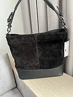 Містка чорна жіноча сумка ковш зі штучної замші
