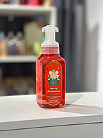 Жидкое мыло-пенка для рук Bath and Body Works Merry Christmouse hand soap 259 ml