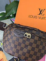Женская сумка бананка Louis Vuitton Поясная женская сумочка Луи Витон Коричневая клетка бананка Луи Виттон