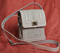 Маленькая кожаная сумка унисекс ручной работы "Эскиз", сумка через плечо белая с легким серым оттенком