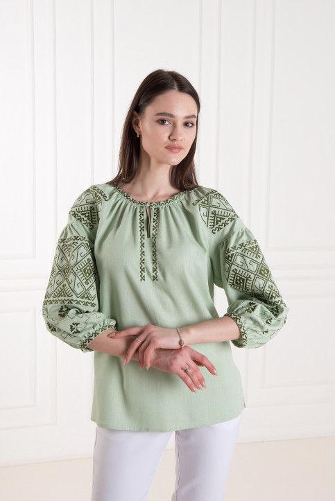 Жіноча гарна блуза з вишивкою, Жіночі ошатні блузи та сорочки, Український орнамент та вишиванки