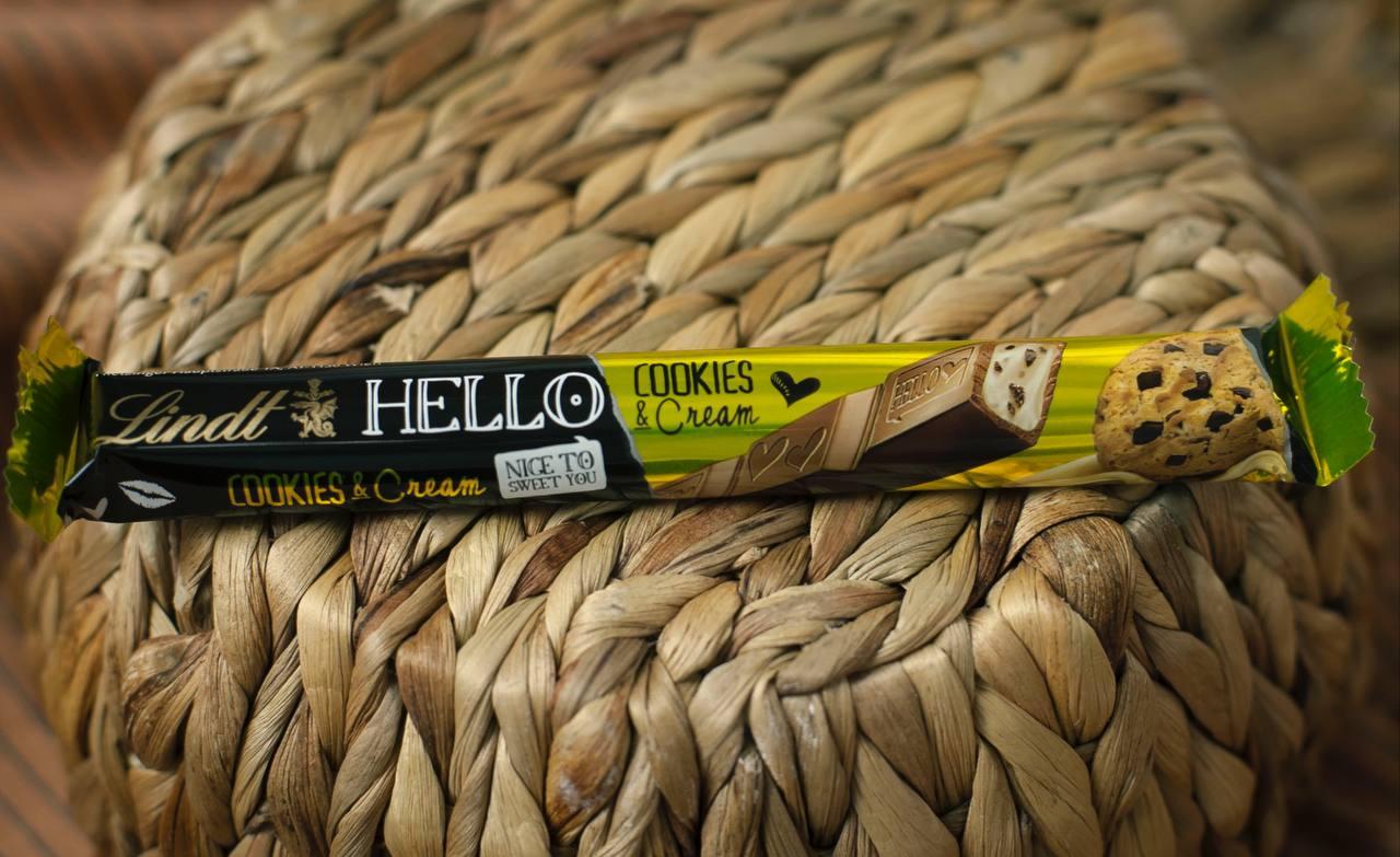 Батончик печиво з кремом Lindt Hello Cookies & Cream 38г. Німеччина