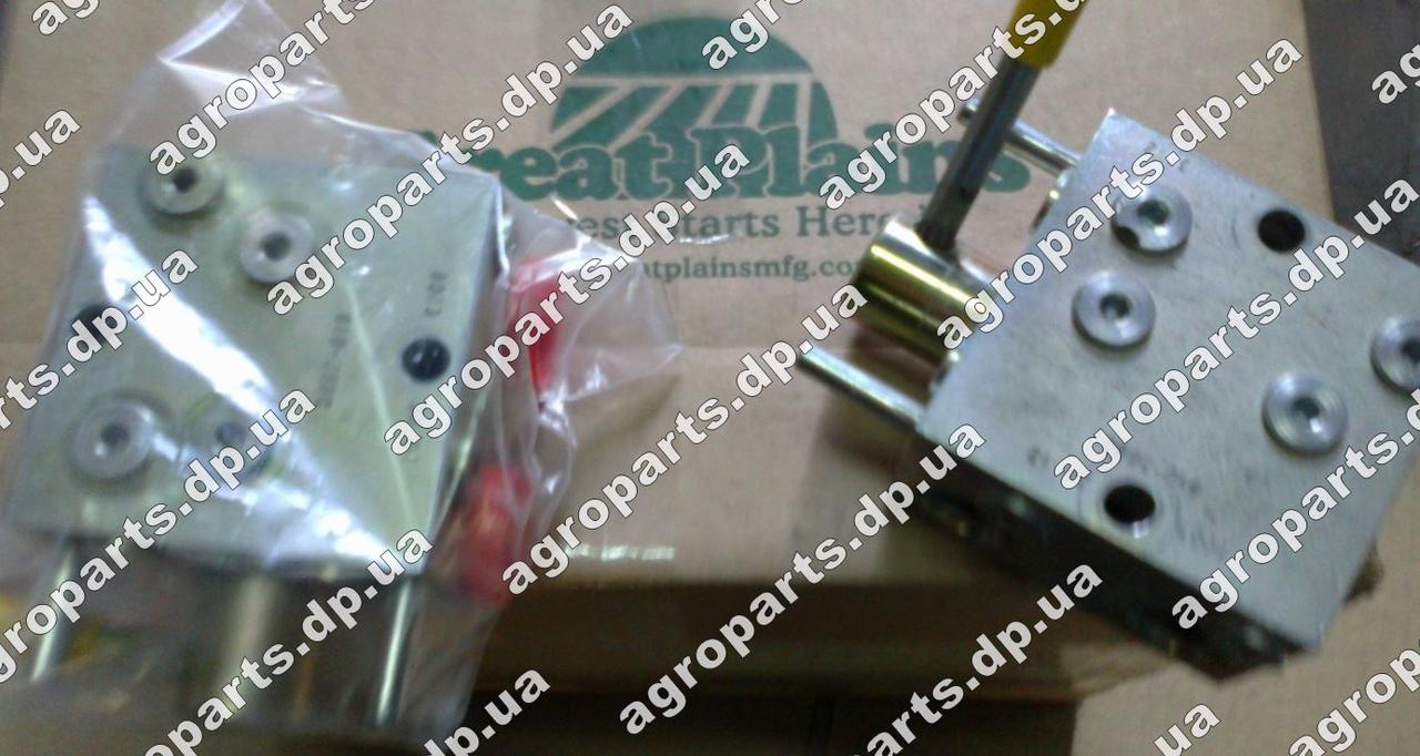 Клапан 810-268C VALVE розподілювач Great Plains 4 WAY 3 POS OP CEN DIR 810-268С запчастини